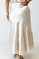 Curvy Slit Ruffled Skirt